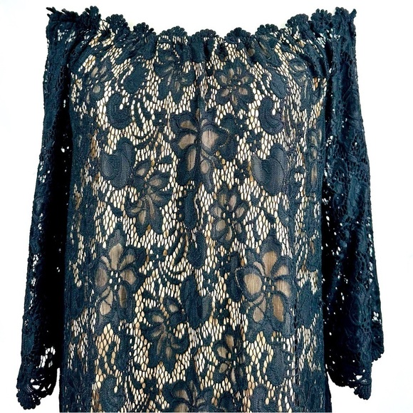 Umgee Dresses & Skirts - Umgee Floral Black Lace Off Shoulder/Round Neck Mini Dress Size Large *Stunning*